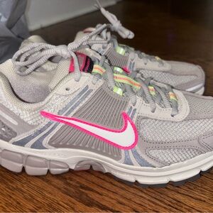 Nike Vomero Ash gray and Neon Pink Sneakers